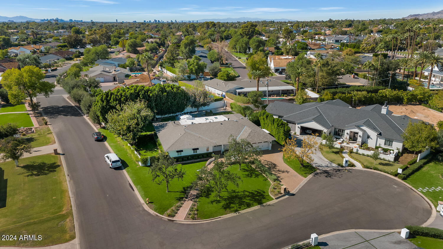 6214 E CALLE ROSA --