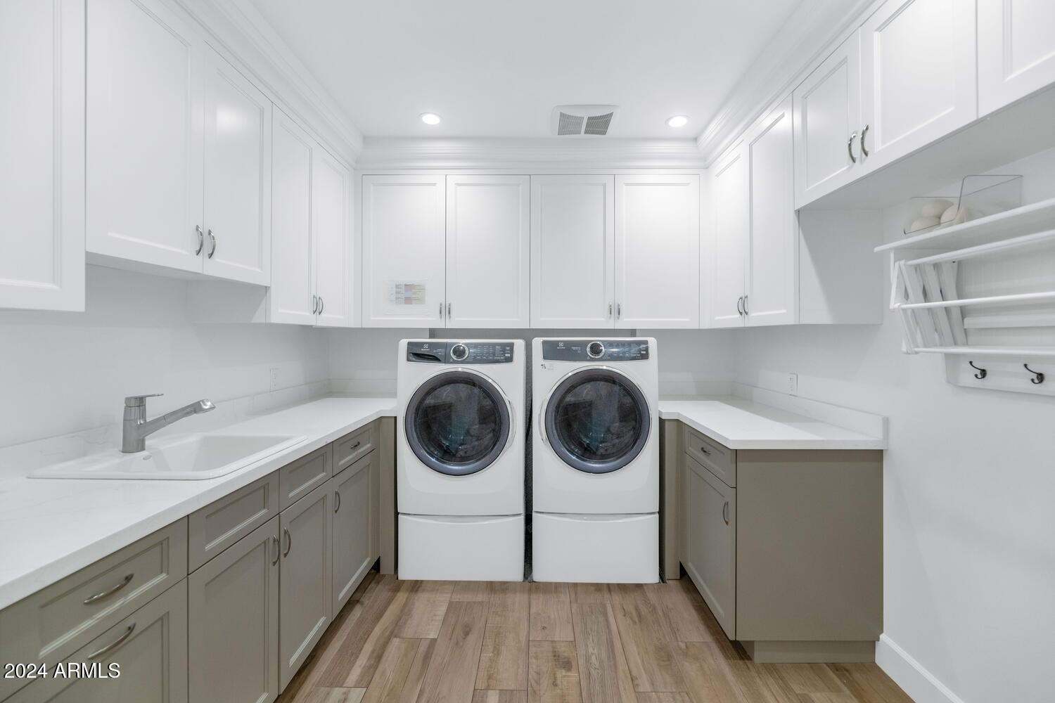 6214 E CALLE ROSA --