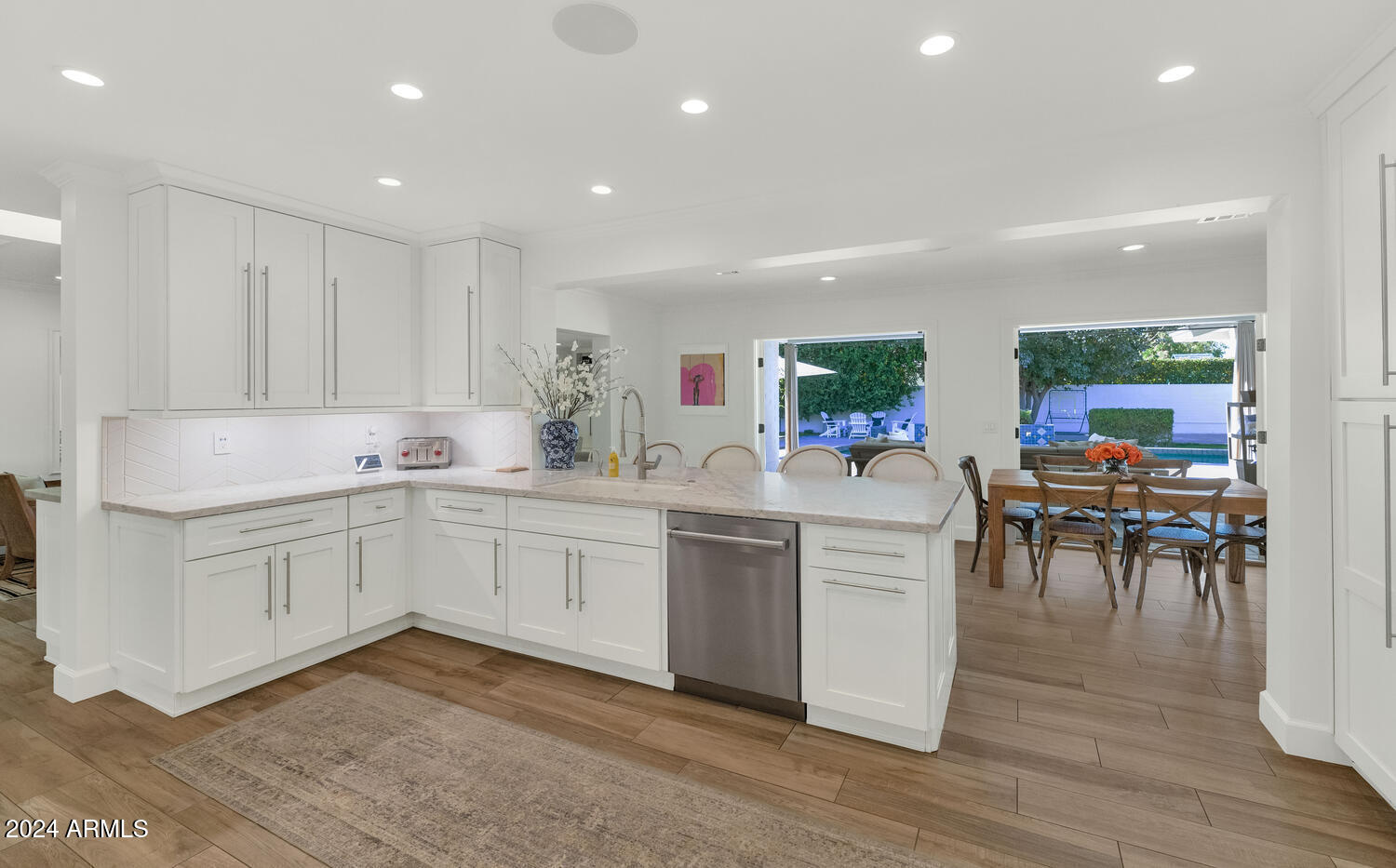 6214 E CALLE ROSA --