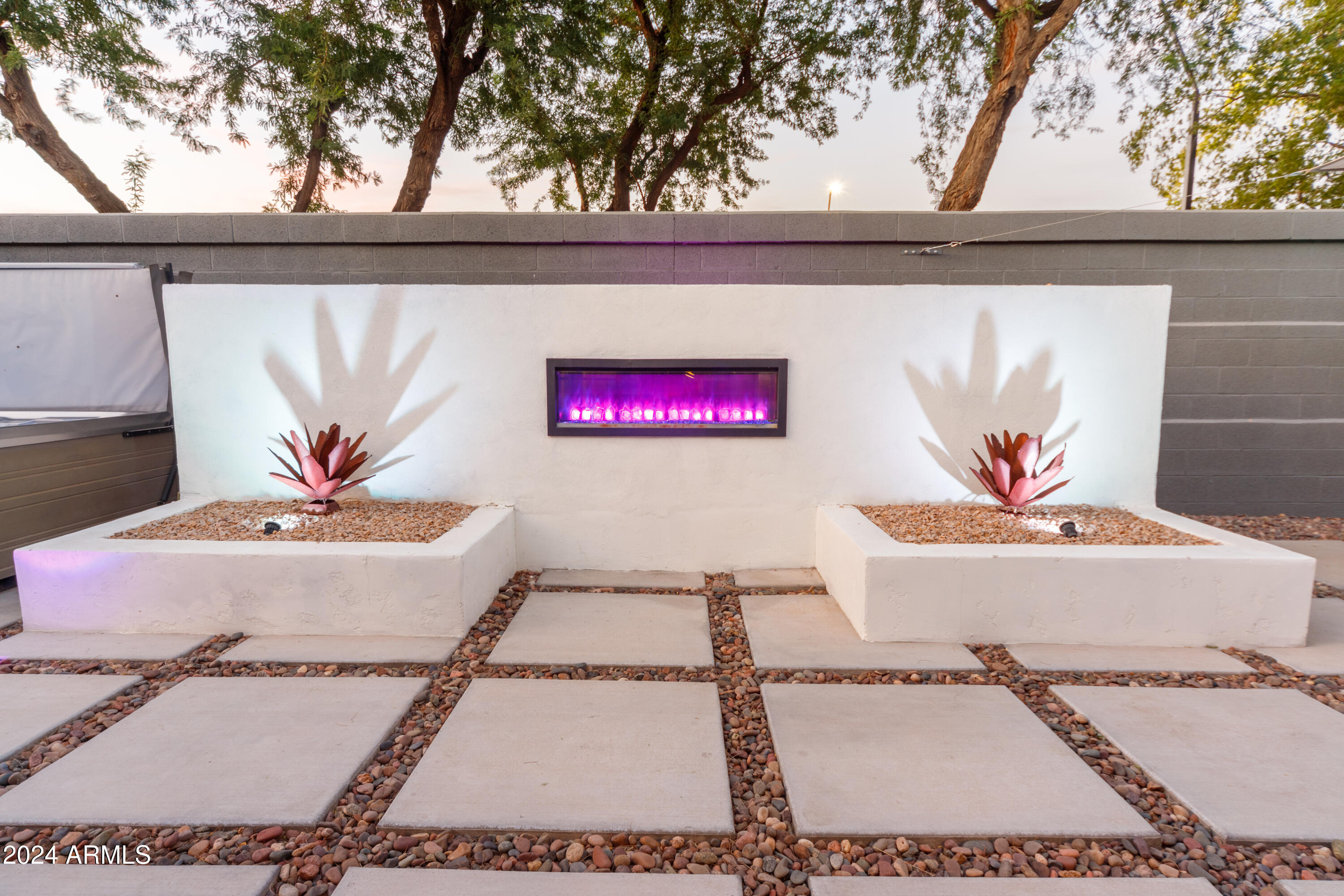 130 W SUNBURST Lane