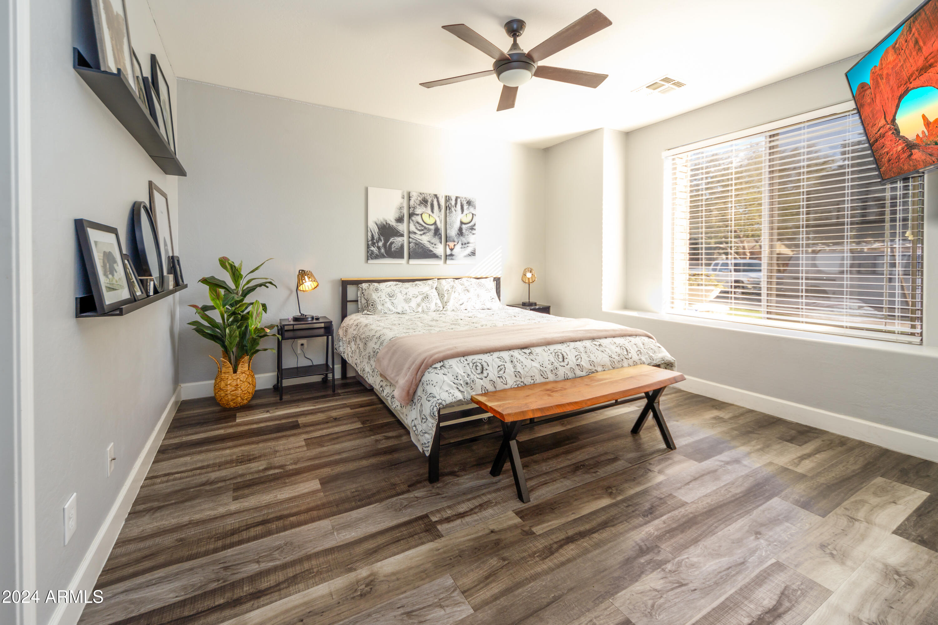 130 W SUNBURST Lane