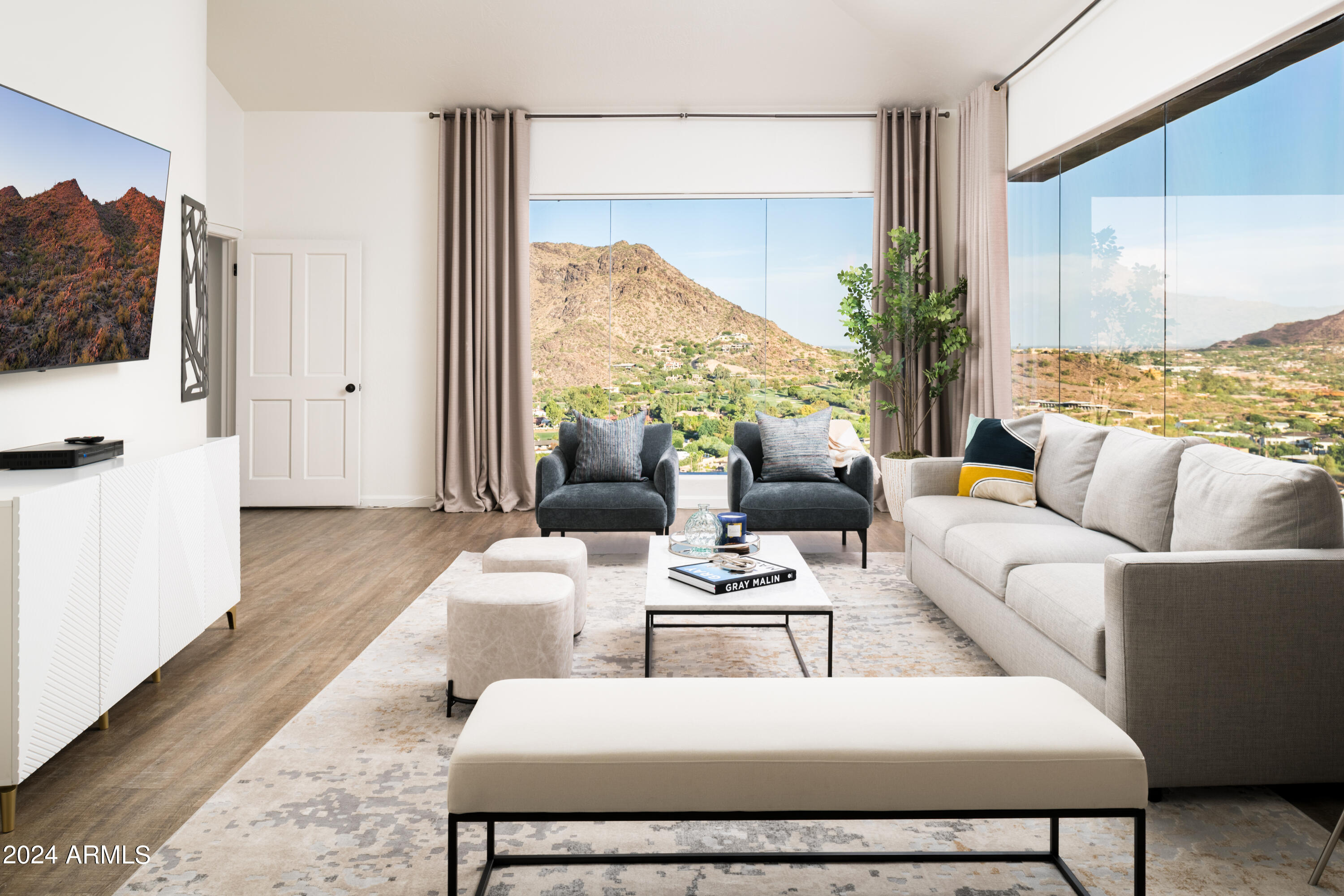 4636 E MOONLIGHT Way