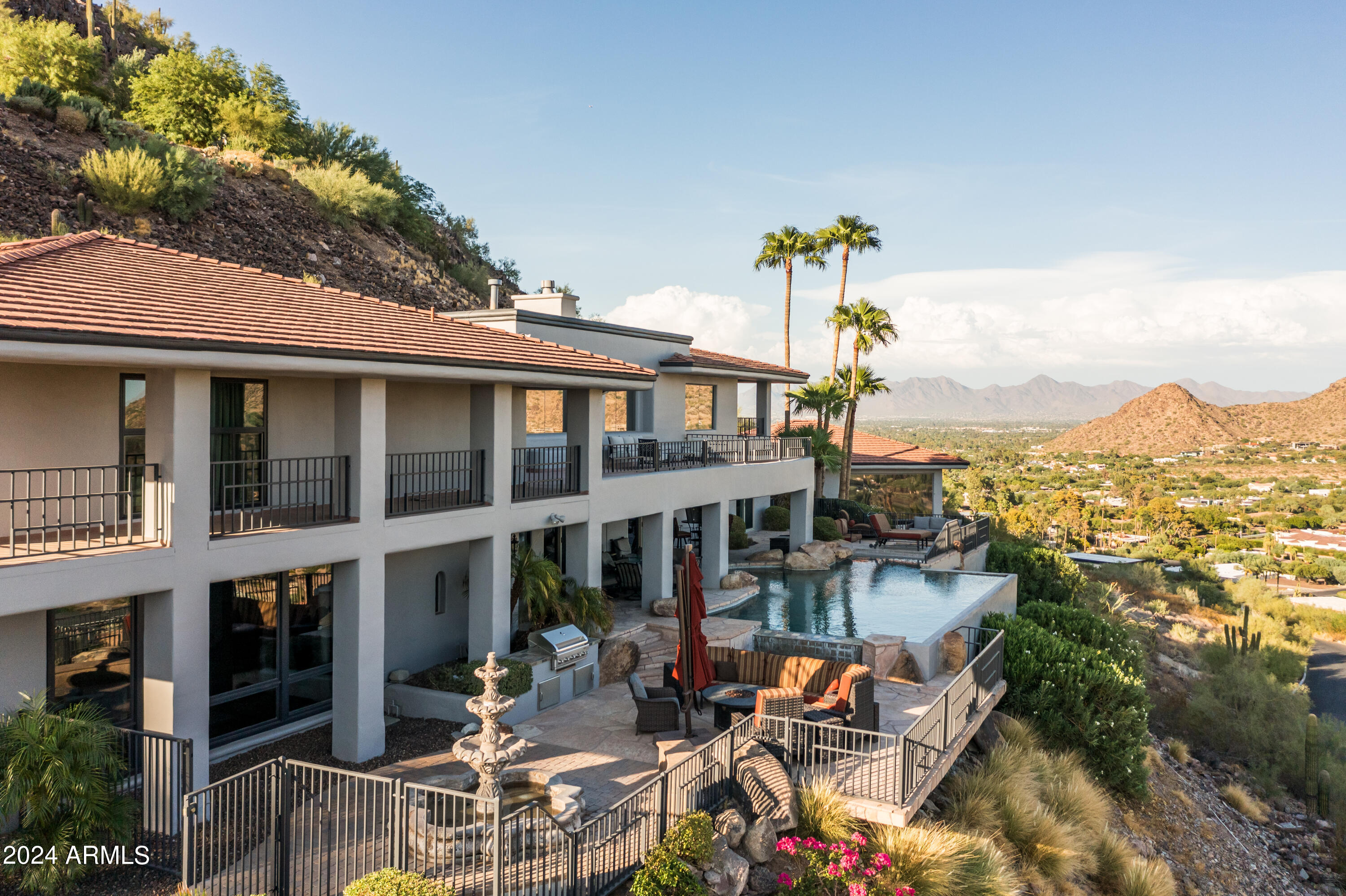 4636 E MOONLIGHT Way