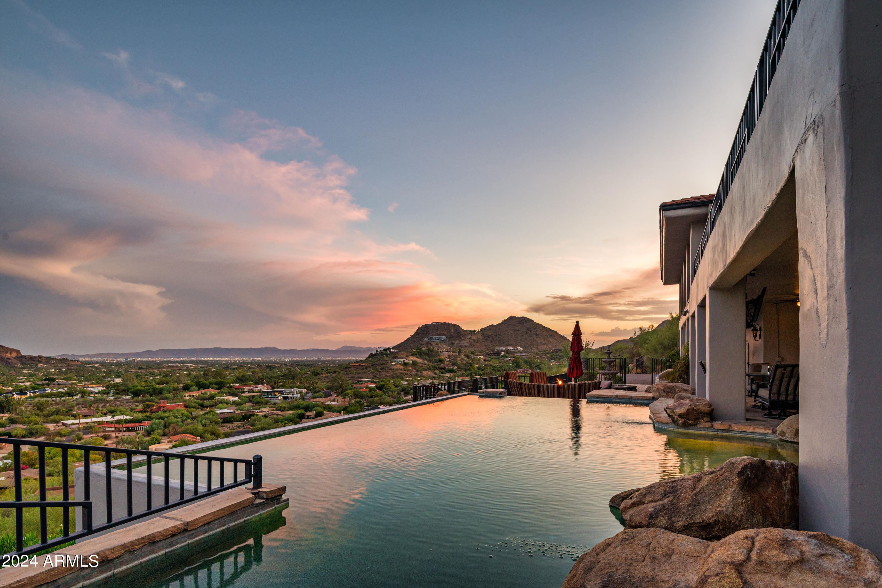 4636 E MOONLIGHT Way