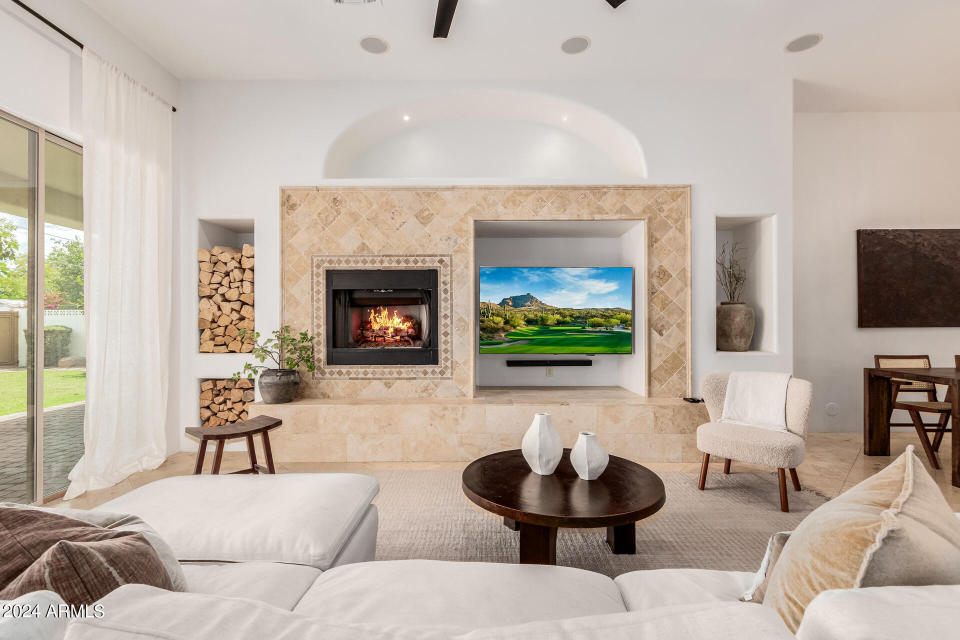 1953 E MONTEBELLO Avenue