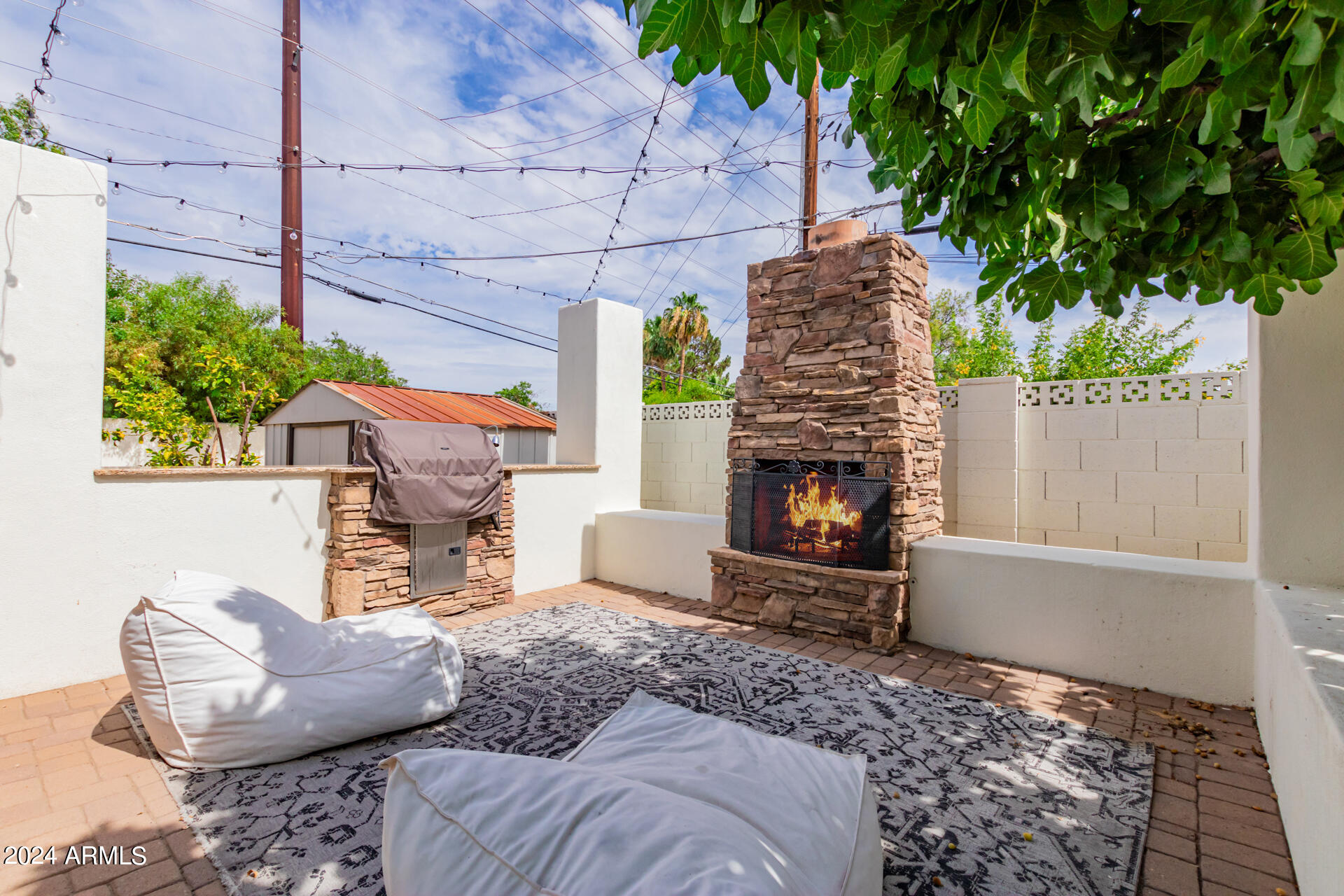 1953 E MONTEBELLO Avenue