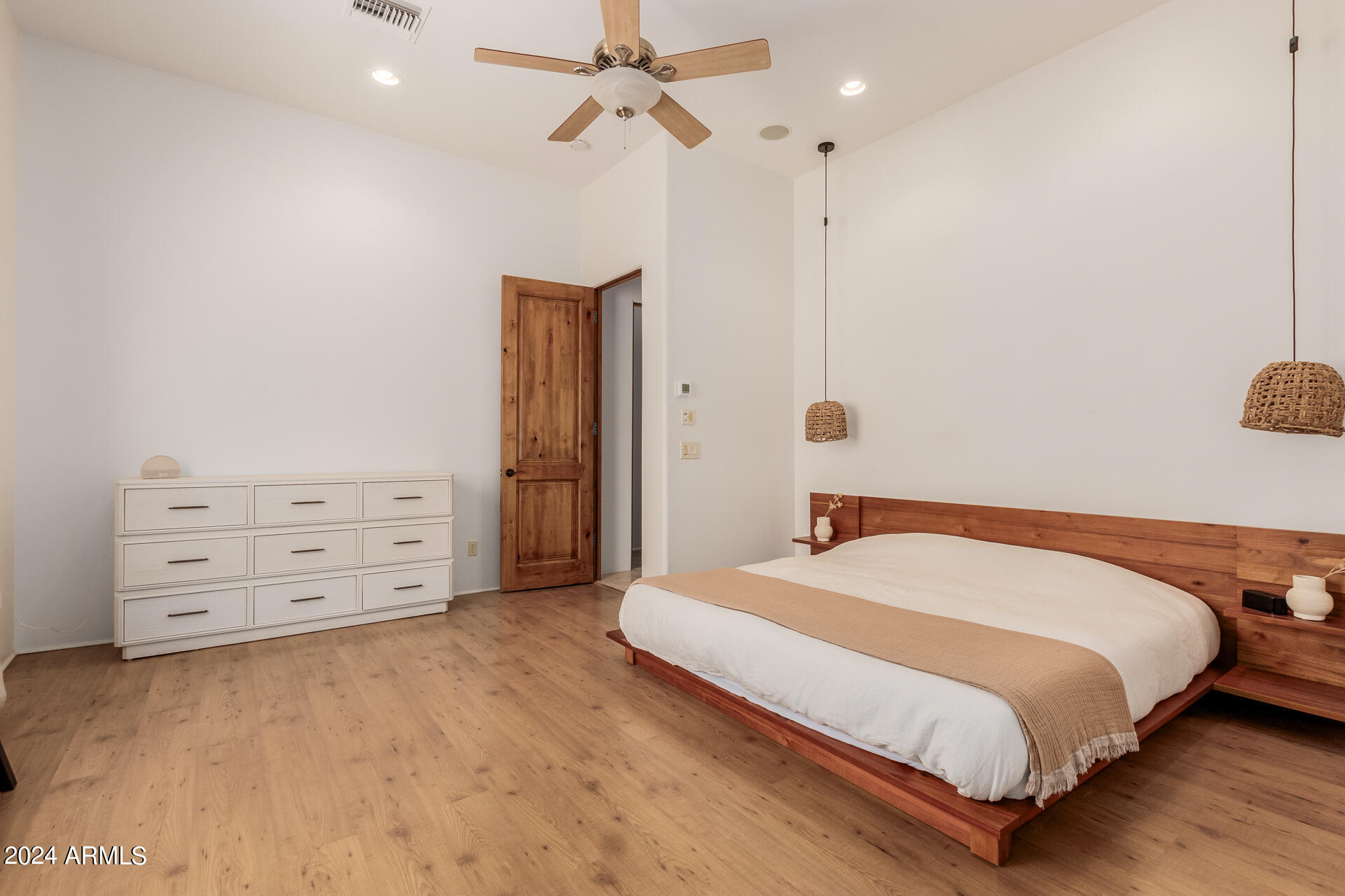 1953 E MONTEBELLO Avenue