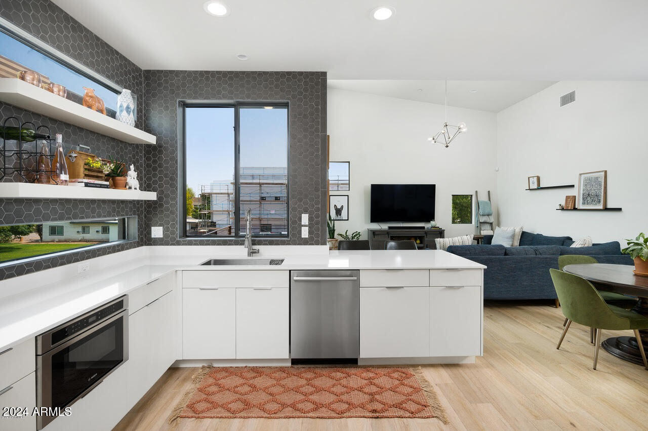 3106 N 70TH Street # 2010