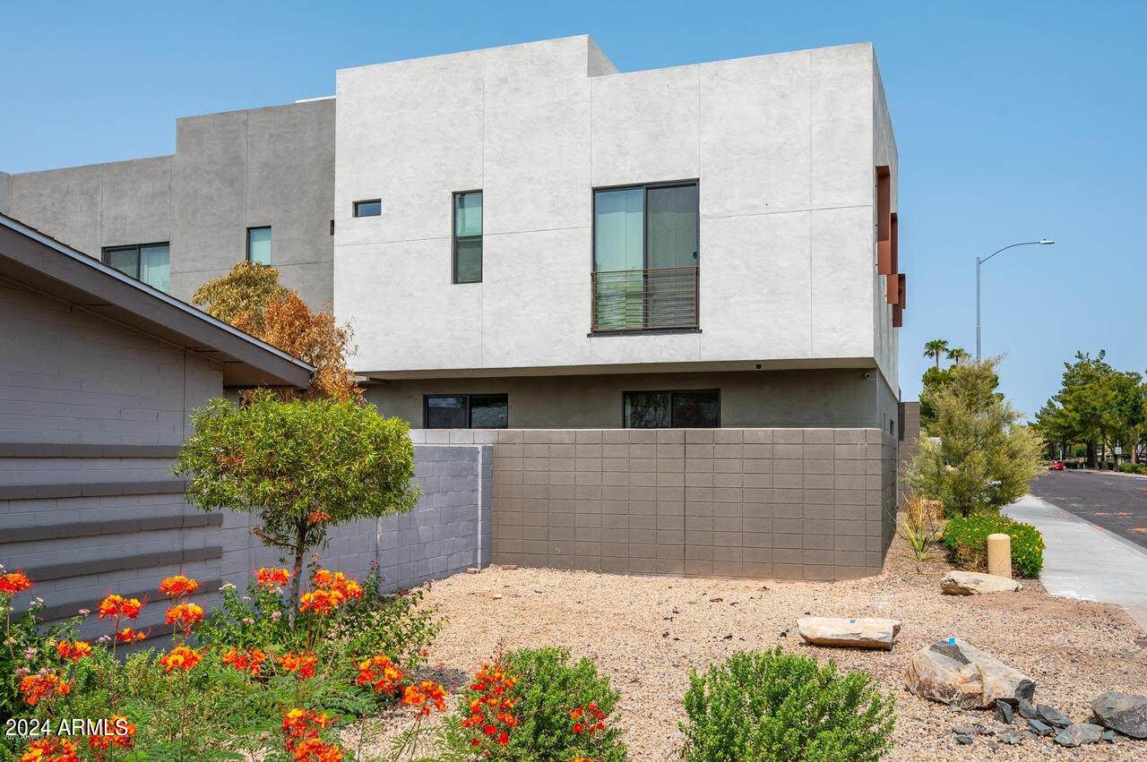 3106 N 70TH Street # 2010