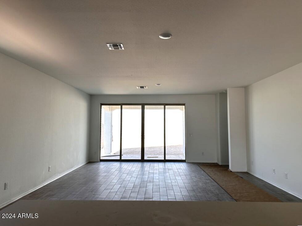 24118 W SUNLAND Avenue