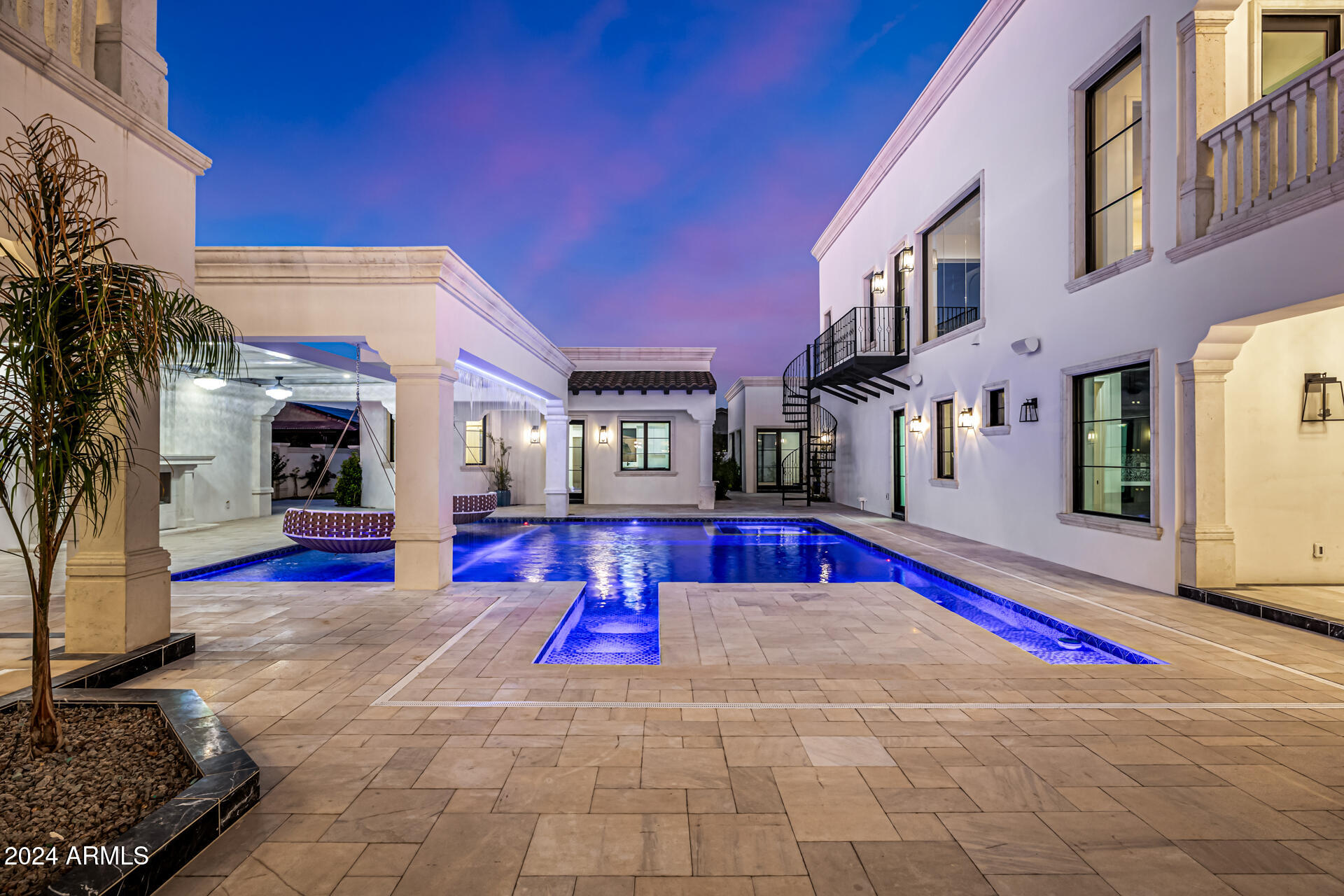 1480 E RAVEN Court