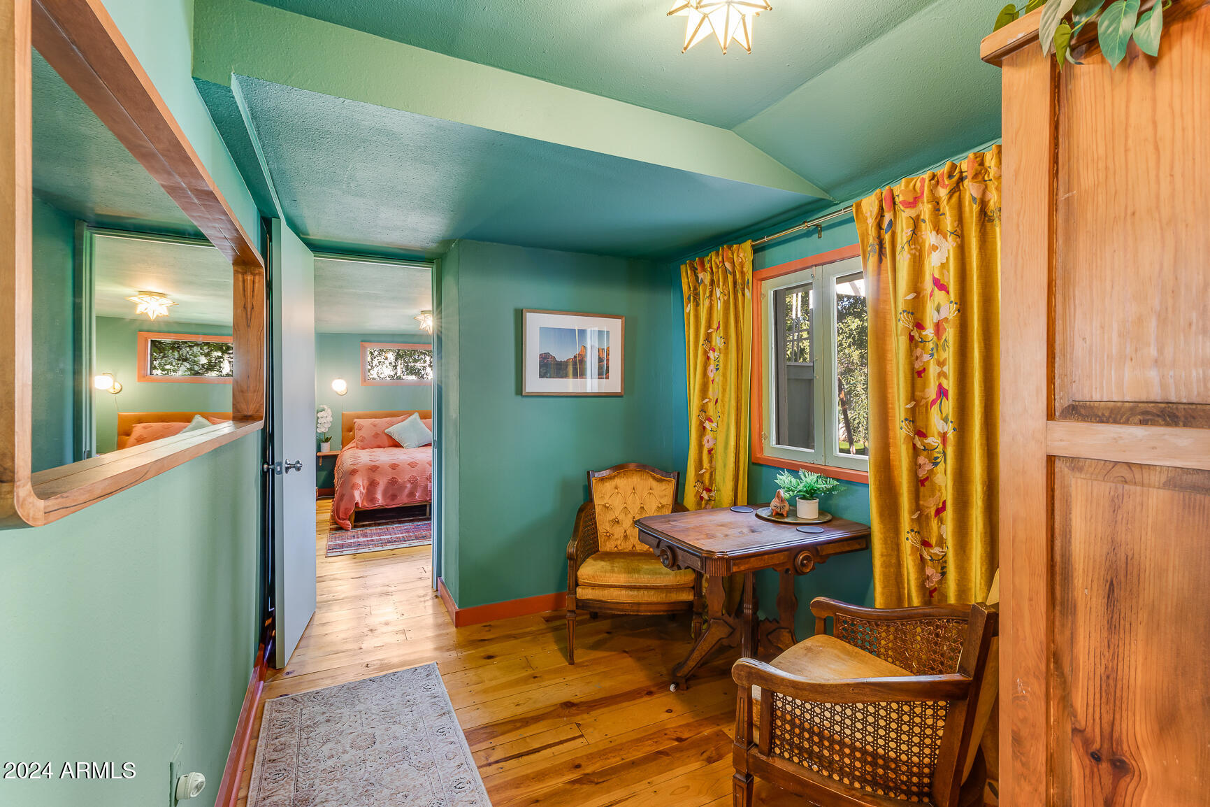 125 W PALM Lane
