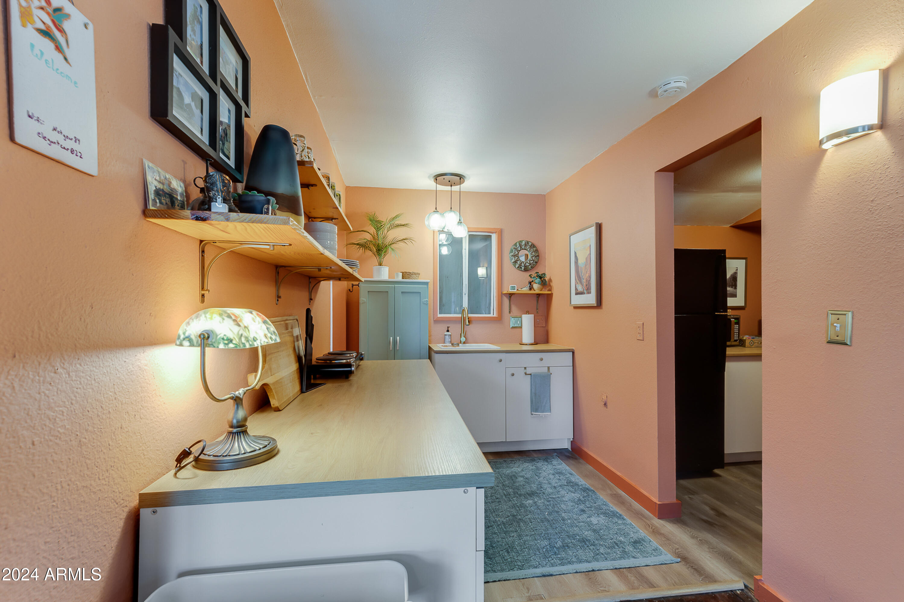 125 W PALM Lane