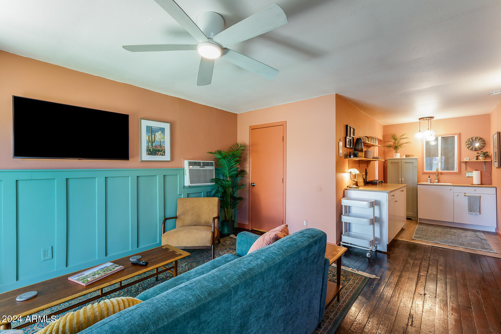 125 W PALM Lane