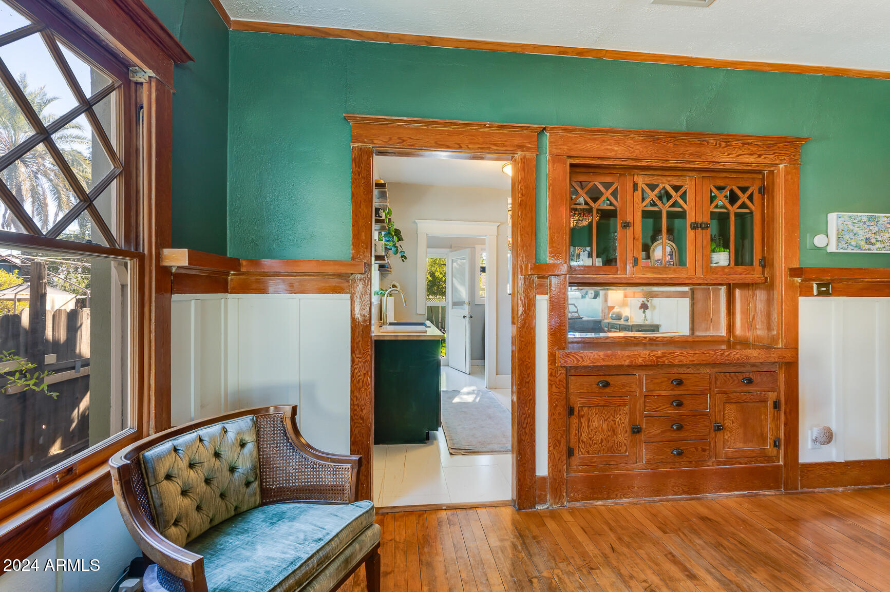 125 W PALM Lane