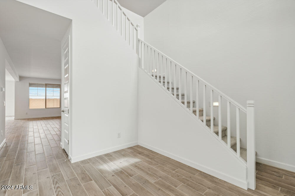 22876 E NIGHTINGALE Road