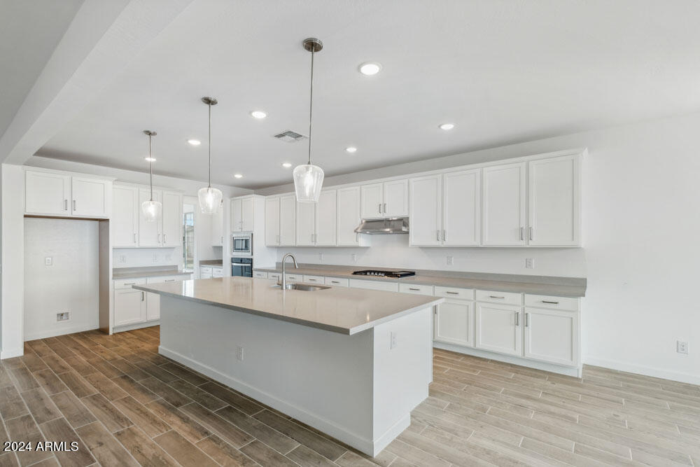 22876 E NIGHTINGALE Road