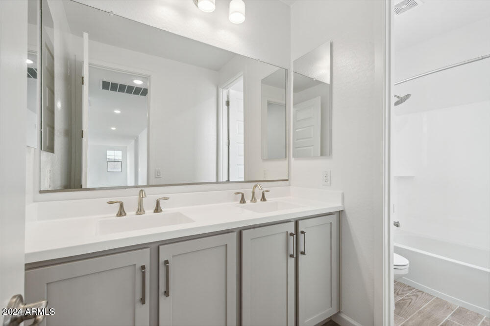 22876 E NIGHTINGALE Road