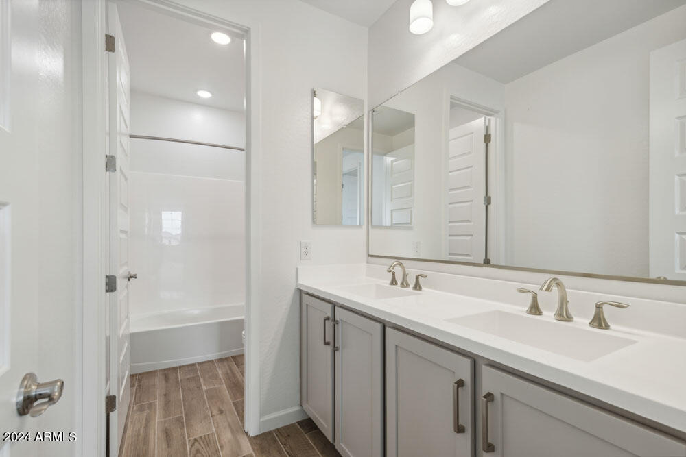 22876 E NIGHTINGALE Road