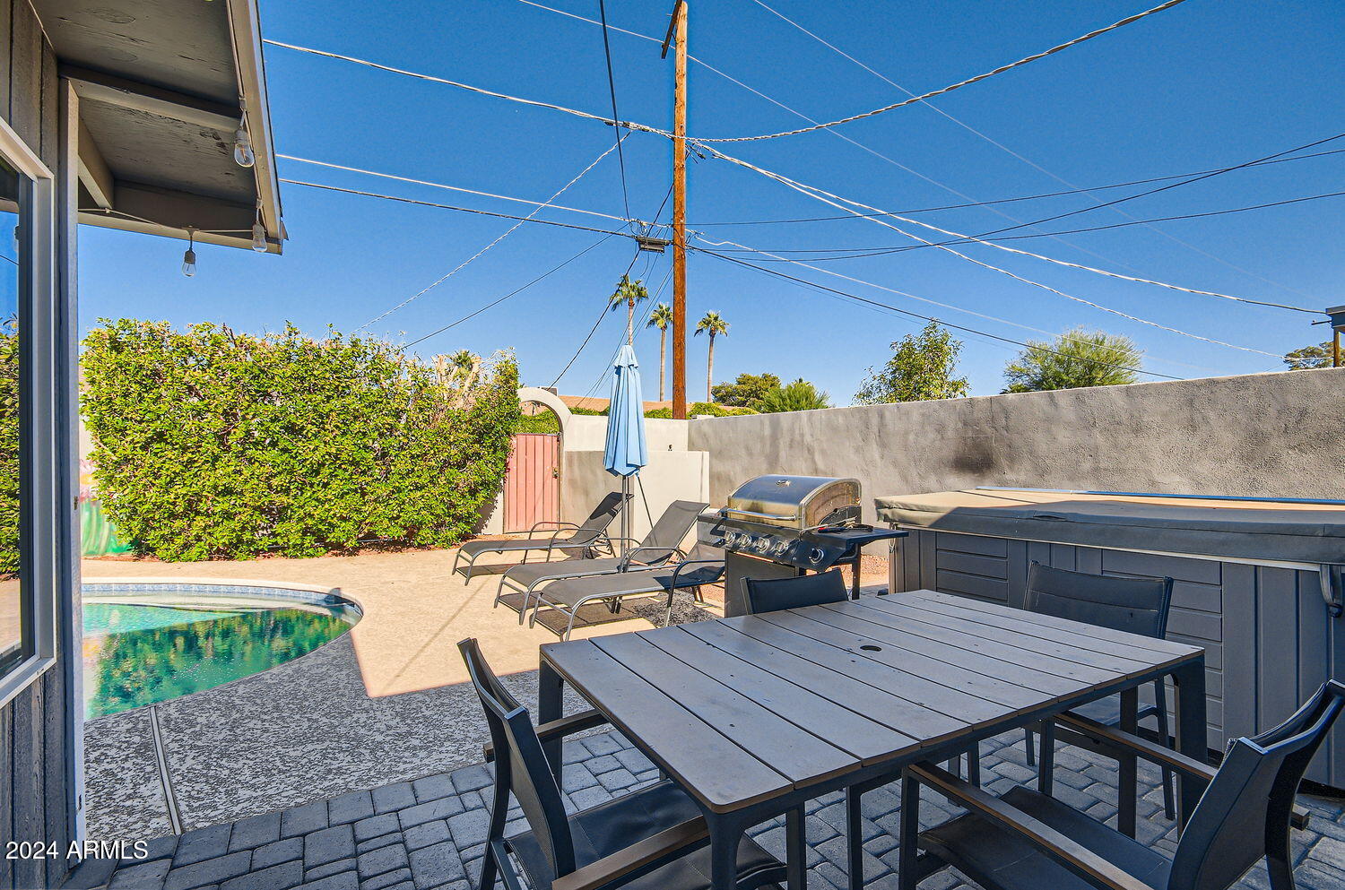 8310 E DEVONSHIRE Avenue