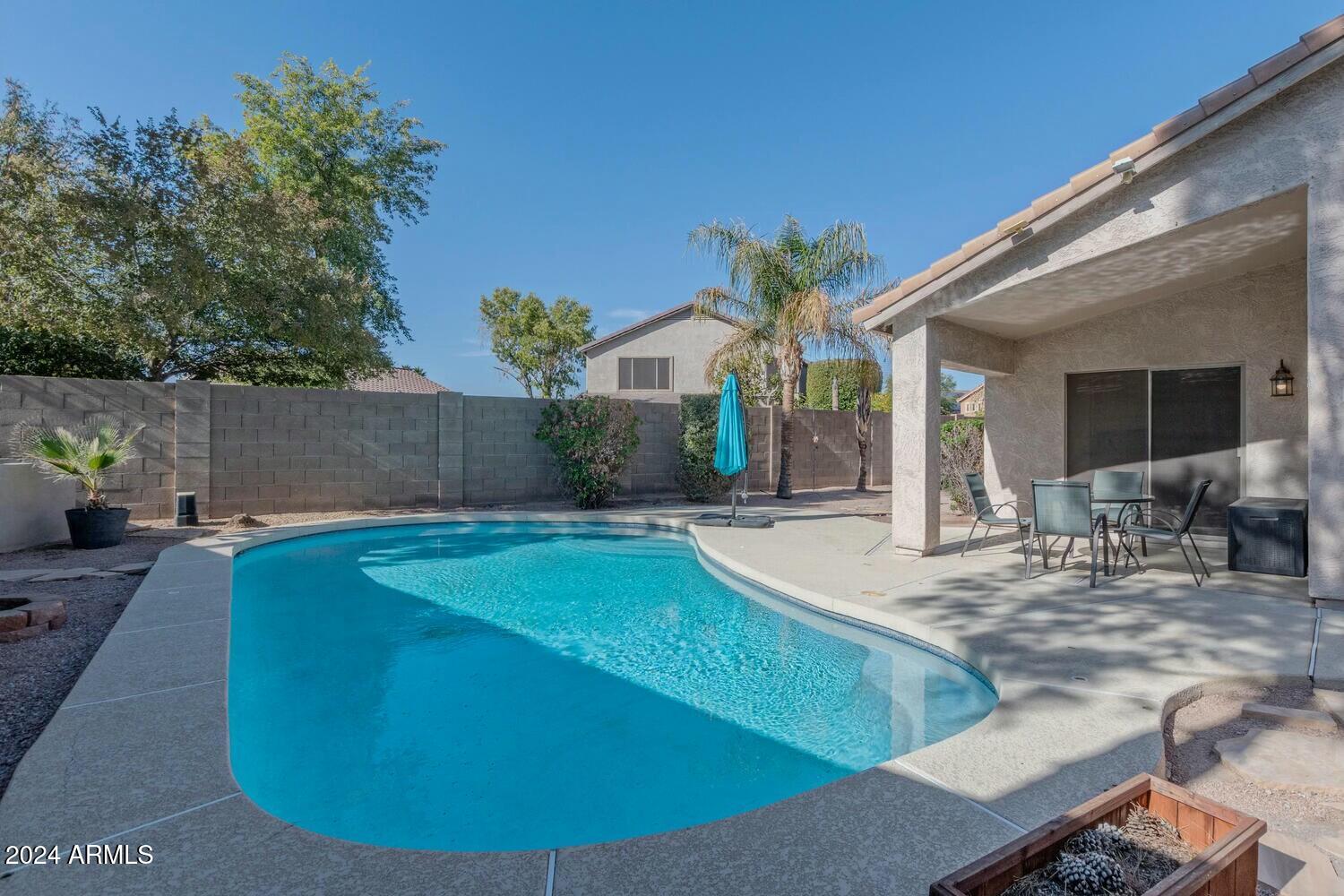 7439 W TONOPAH Drive