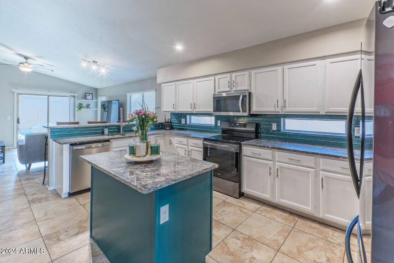 7439 W TONOPAH Drive