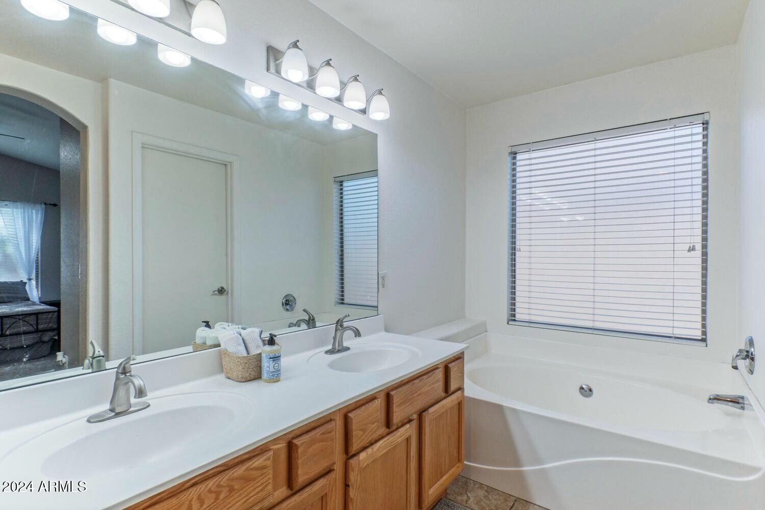 7439 W TONOPAH Drive
