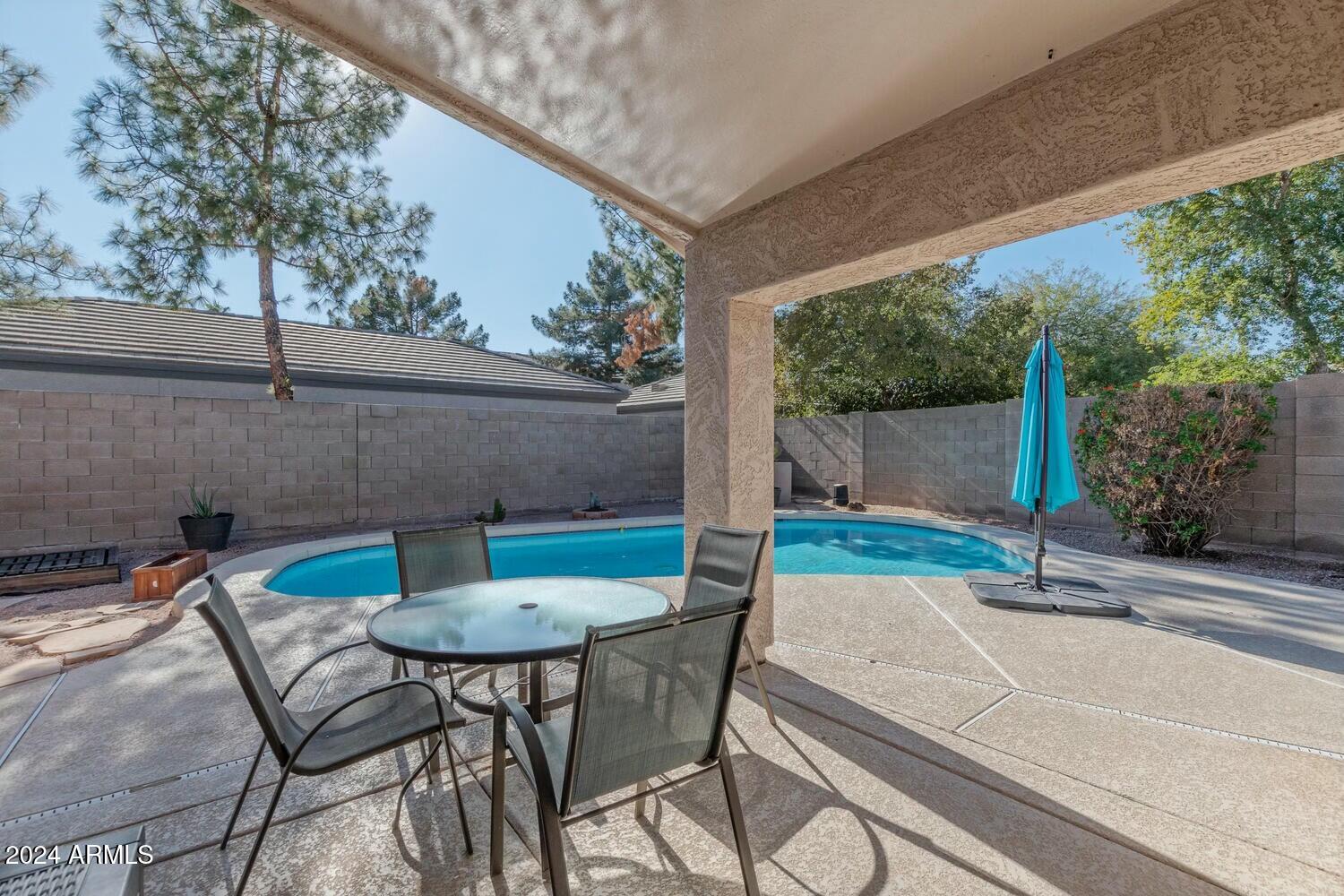 7439 W TONOPAH Drive