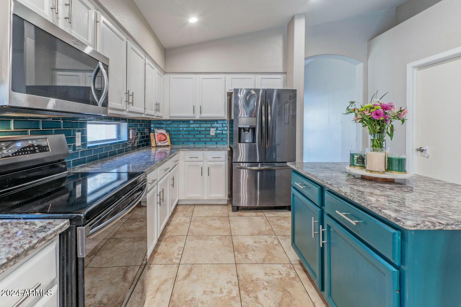 7439 W TONOPAH Drive
