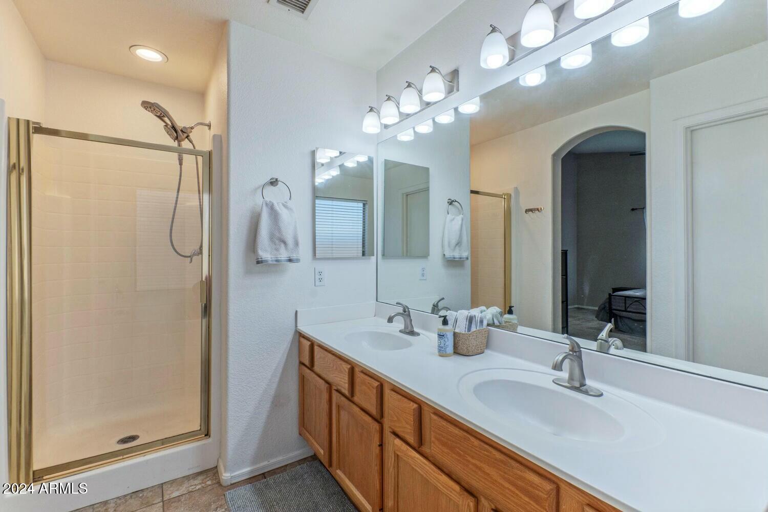 7439 W TONOPAH Drive