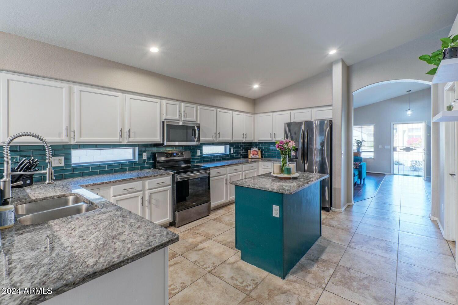 7439 W TONOPAH Drive