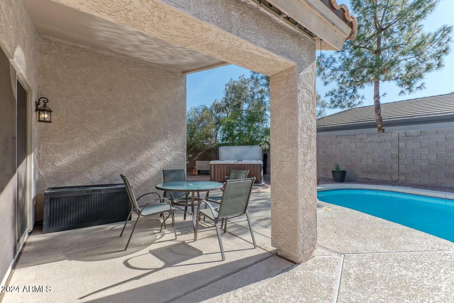 7439 W TONOPAH Drive