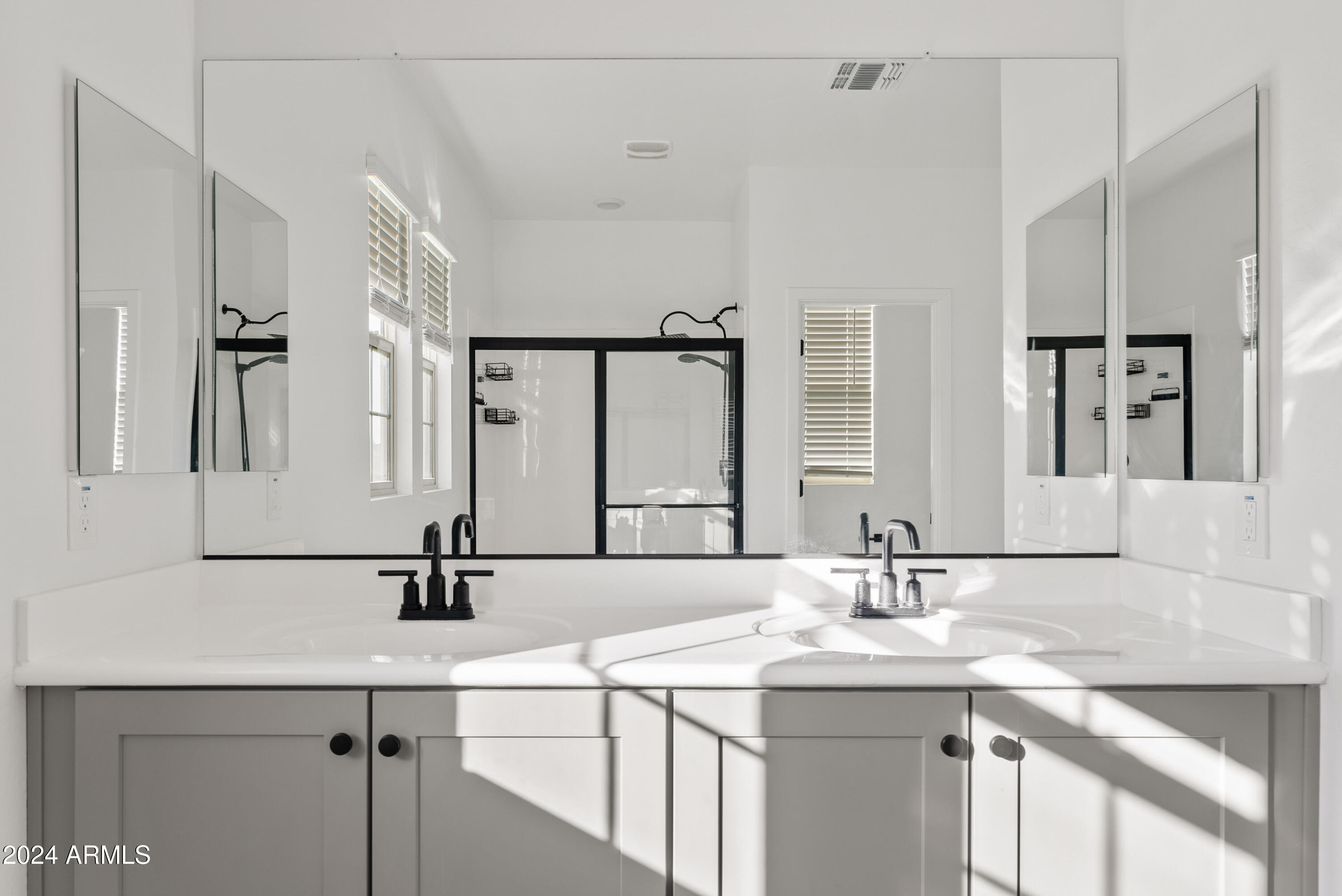 9415 E SUPERNOVA Drive