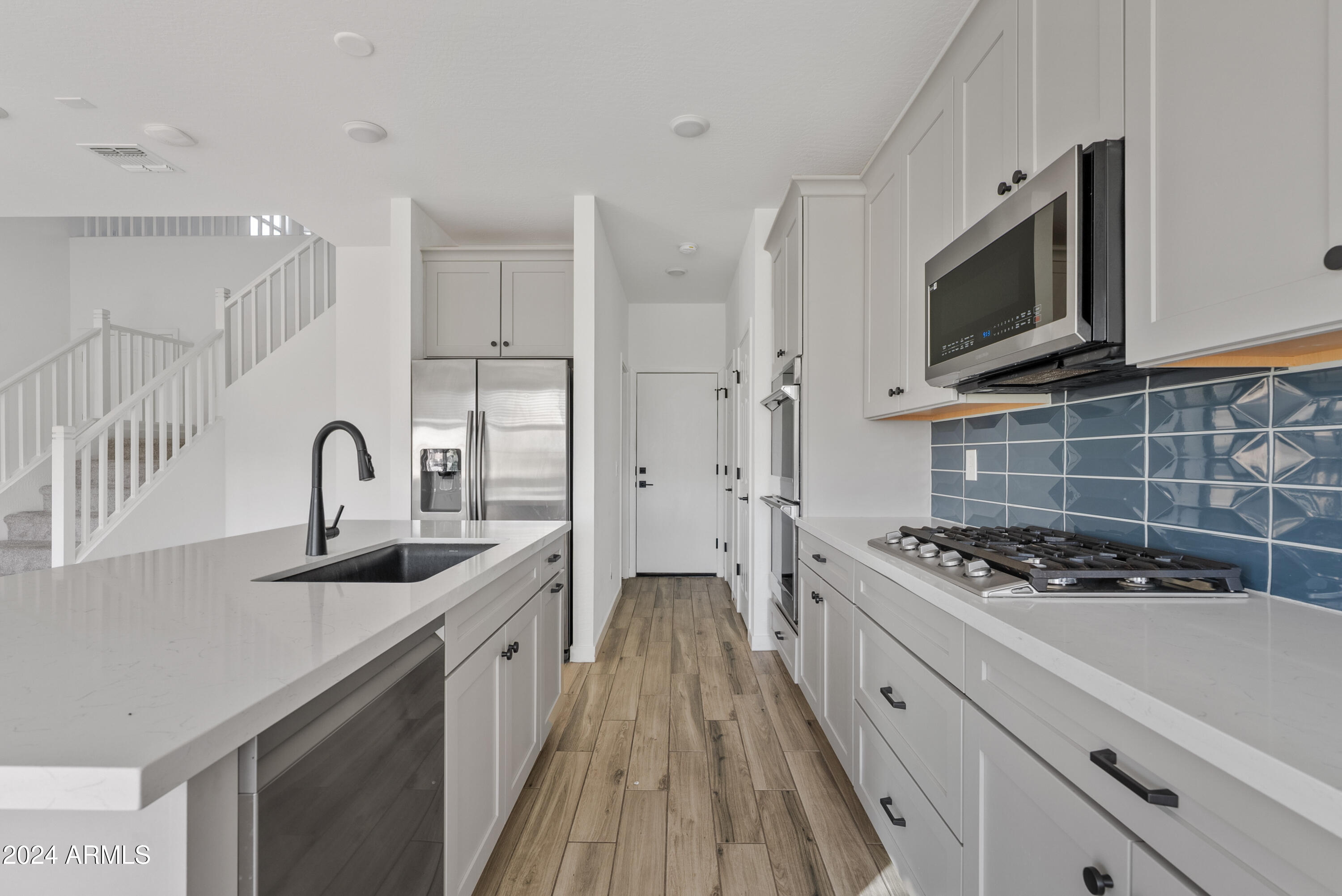 9415 E SUPERNOVA Drive