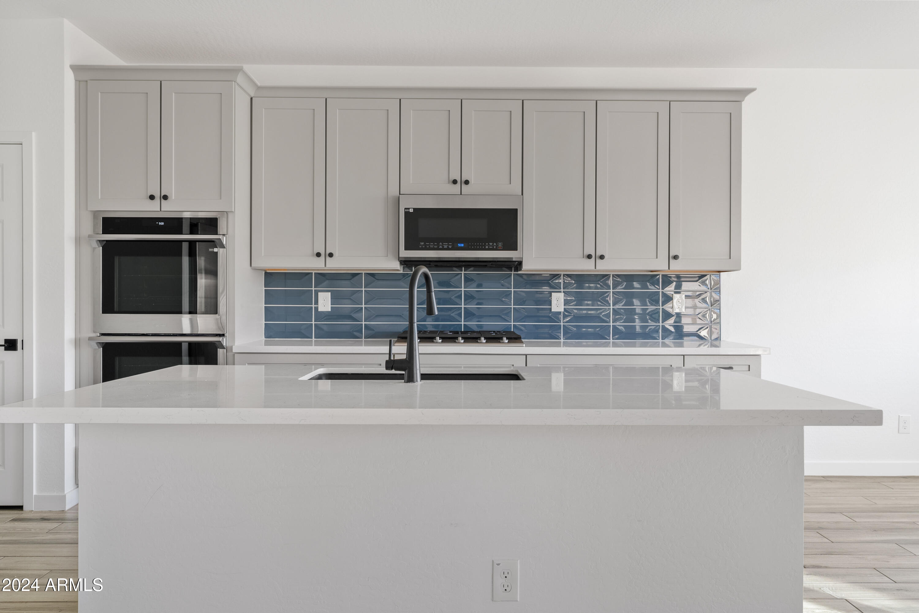 9415 E SUPERNOVA Drive