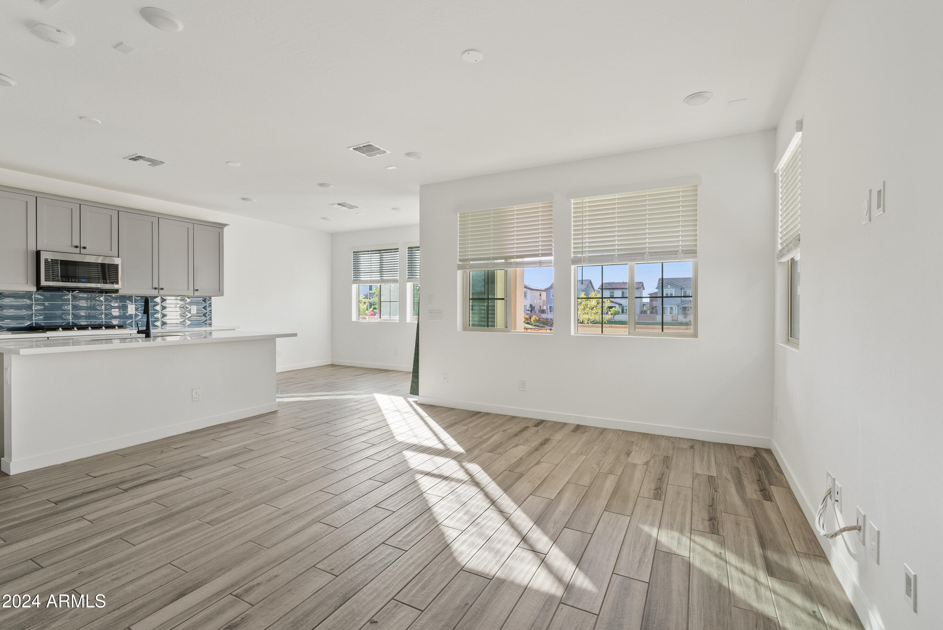 9415 E SUPERNOVA Drive