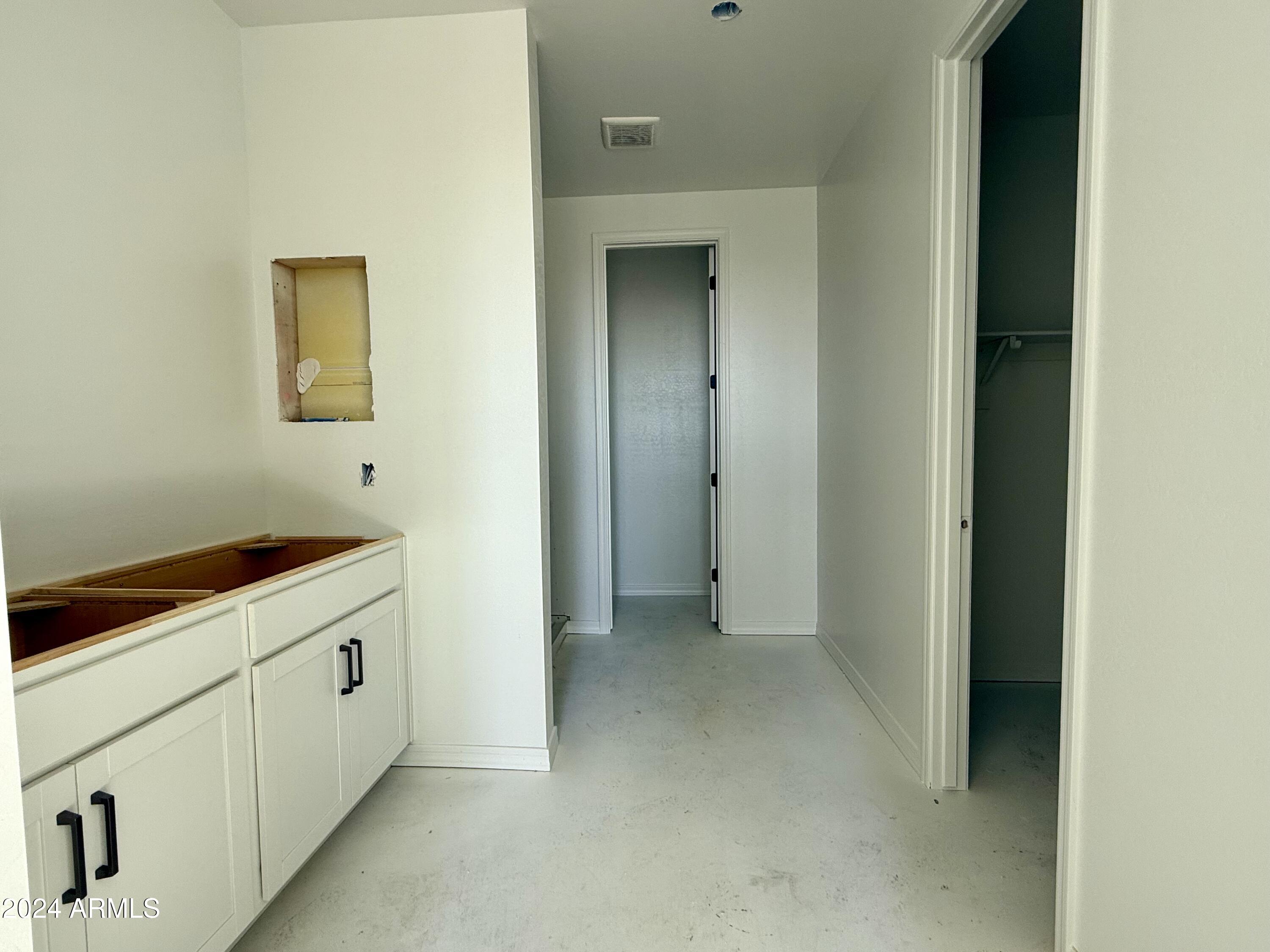 2297 E WAGON WHEEL Lane