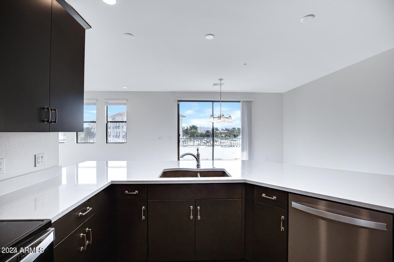 2511 W QUEEN CREEK Road # 370