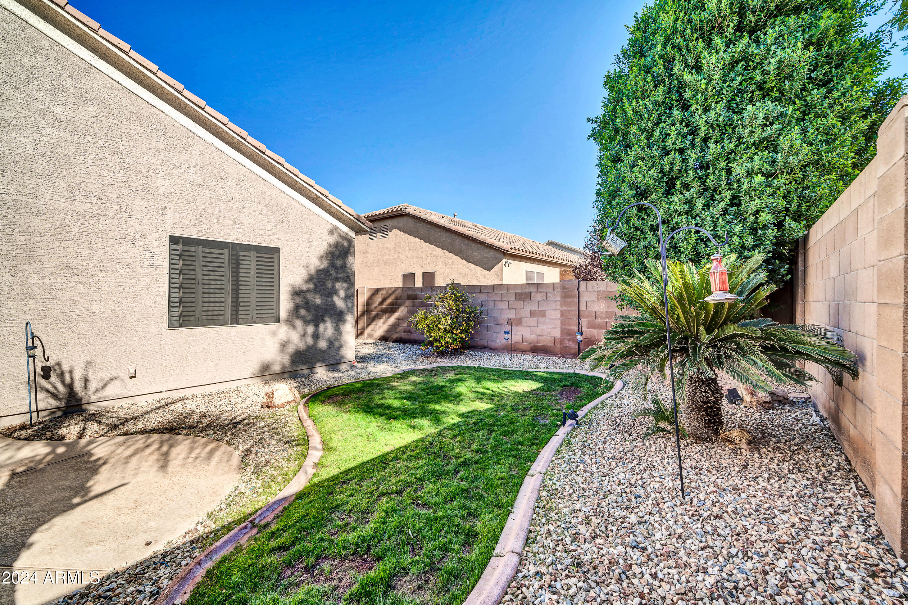 7407 W TETHER Trail