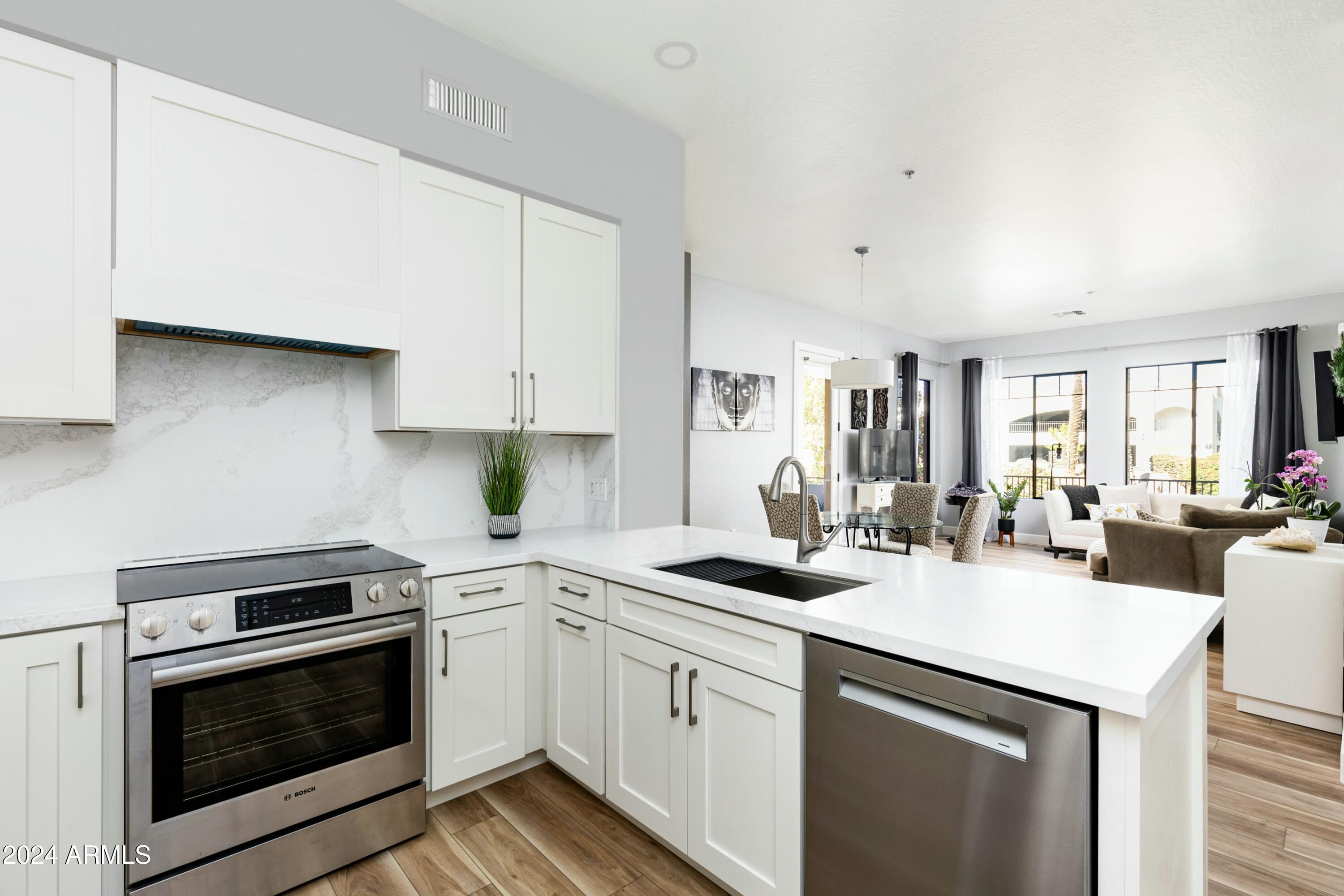 2989 N 44TH Street # 1036