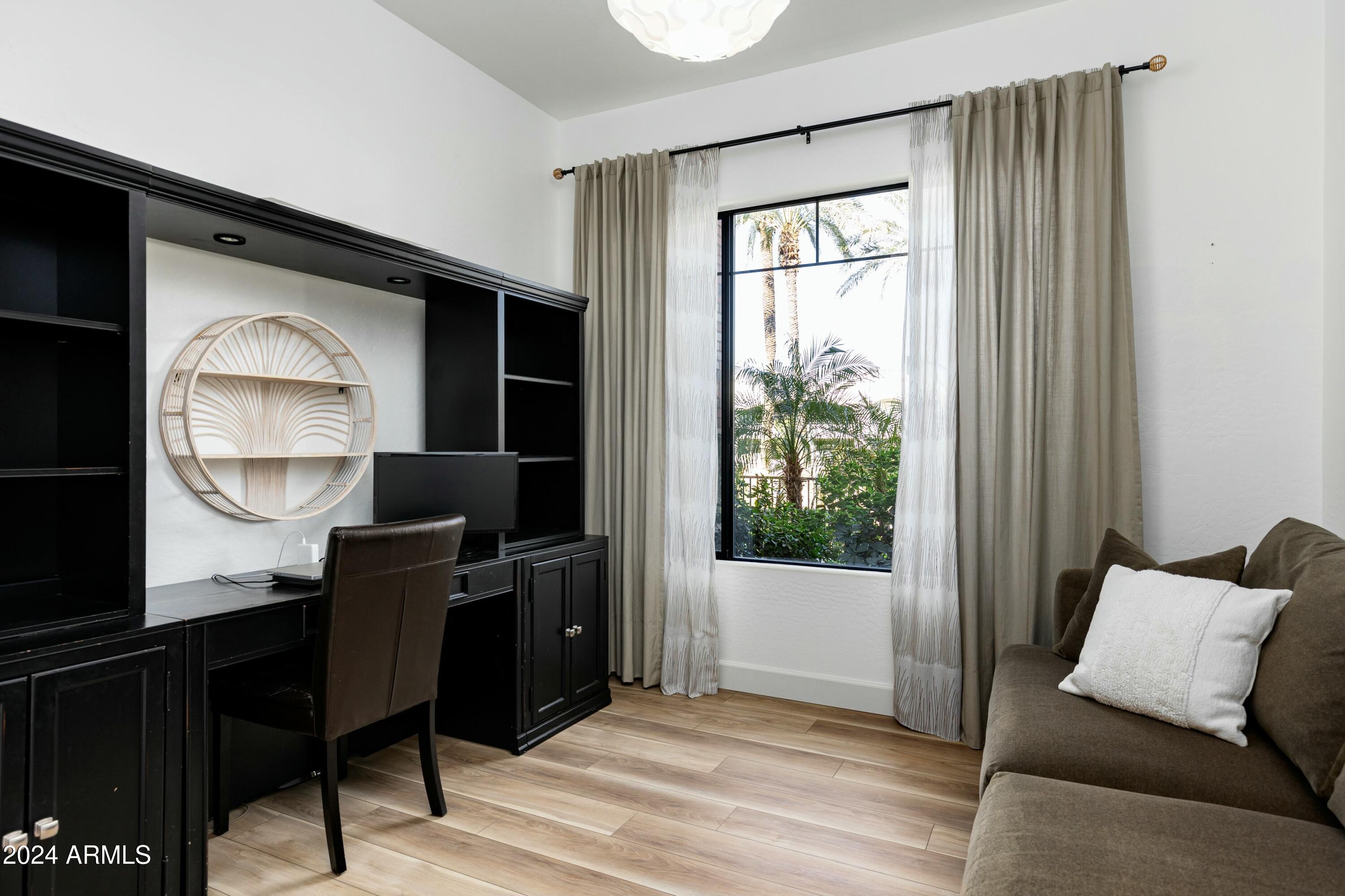 2989 N 44TH Street # 1036