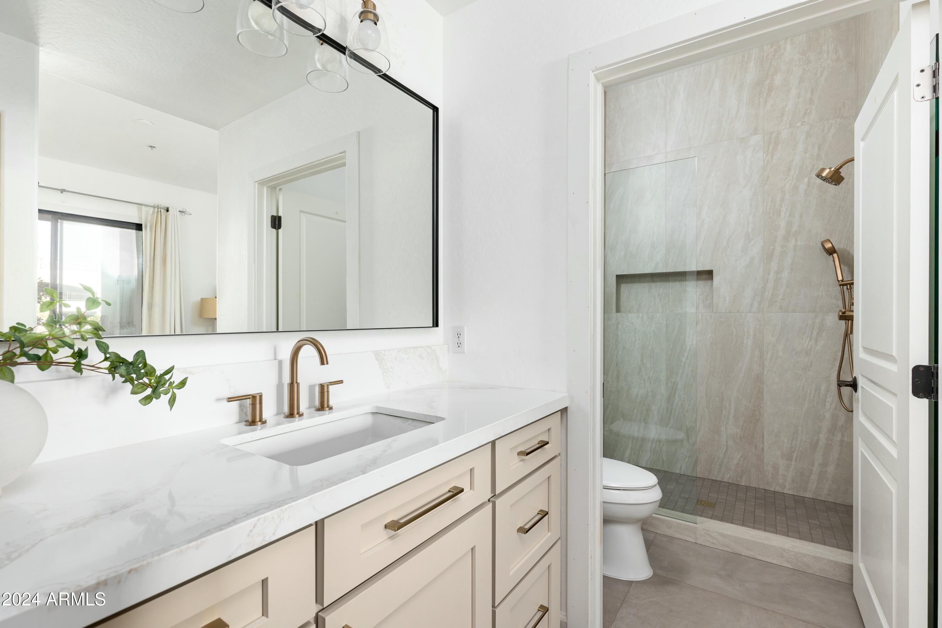 2989 N 44TH Street # 1036