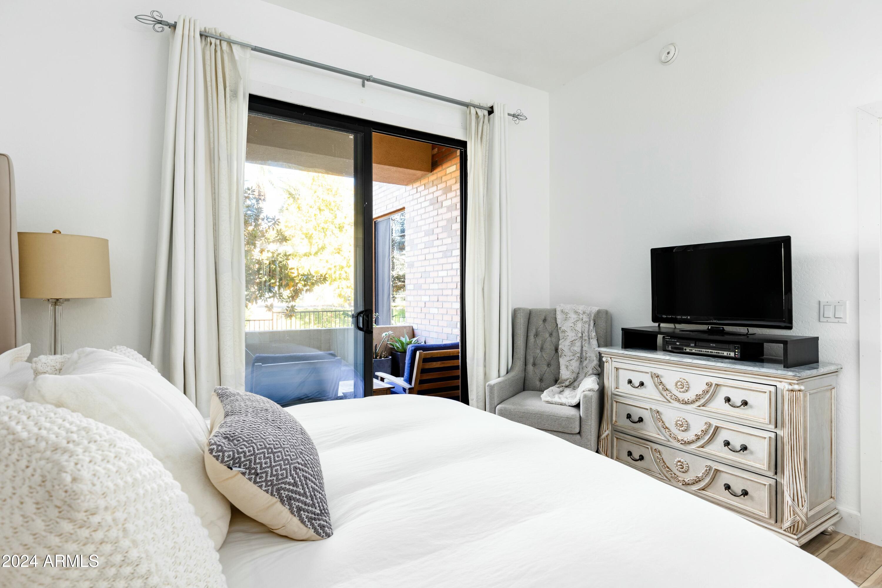 2989 N 44TH Street # 1036