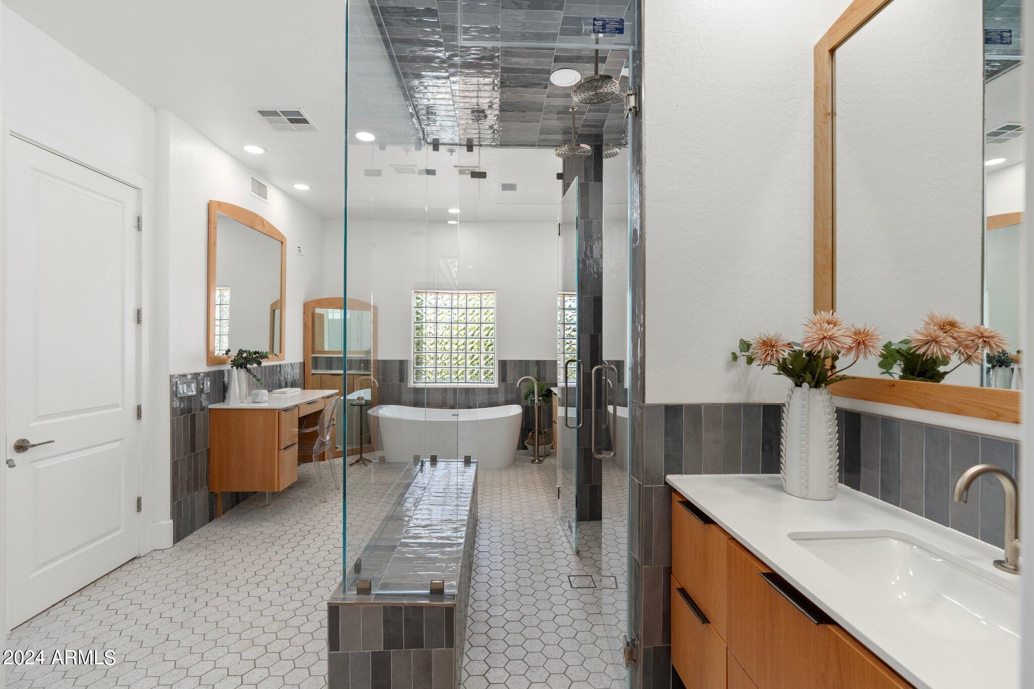 7471 E SUNNYVALE Drive