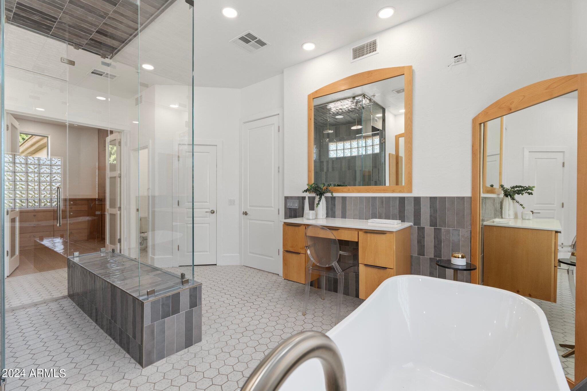 7471 E SUNNYVALE Drive