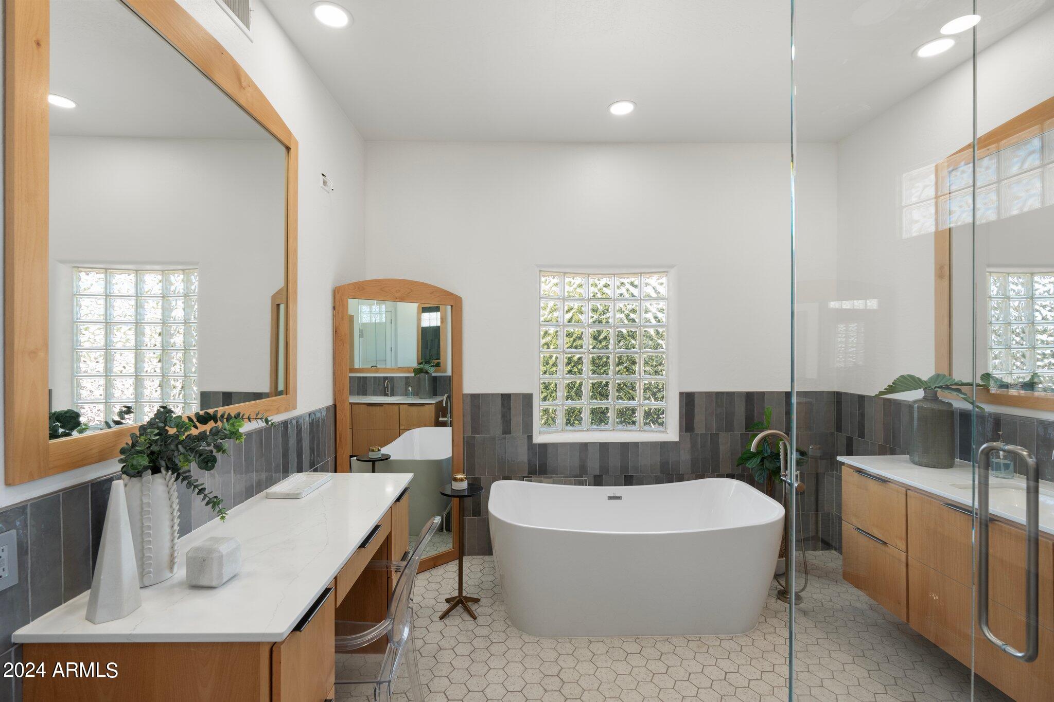 7471 E SUNNYVALE Drive