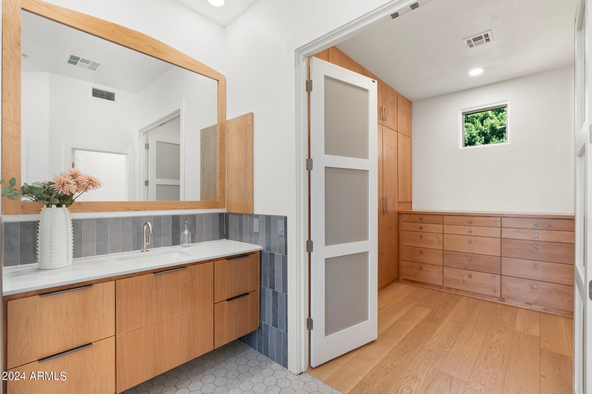 7471 E SUNNYVALE Drive