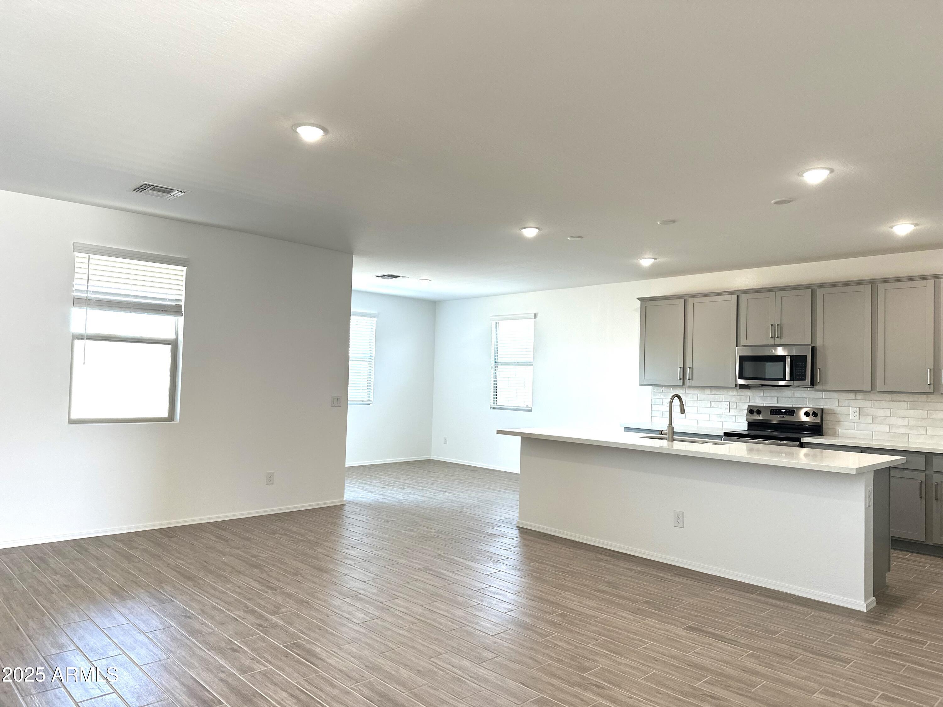 24126 W SUNLAND Avenue