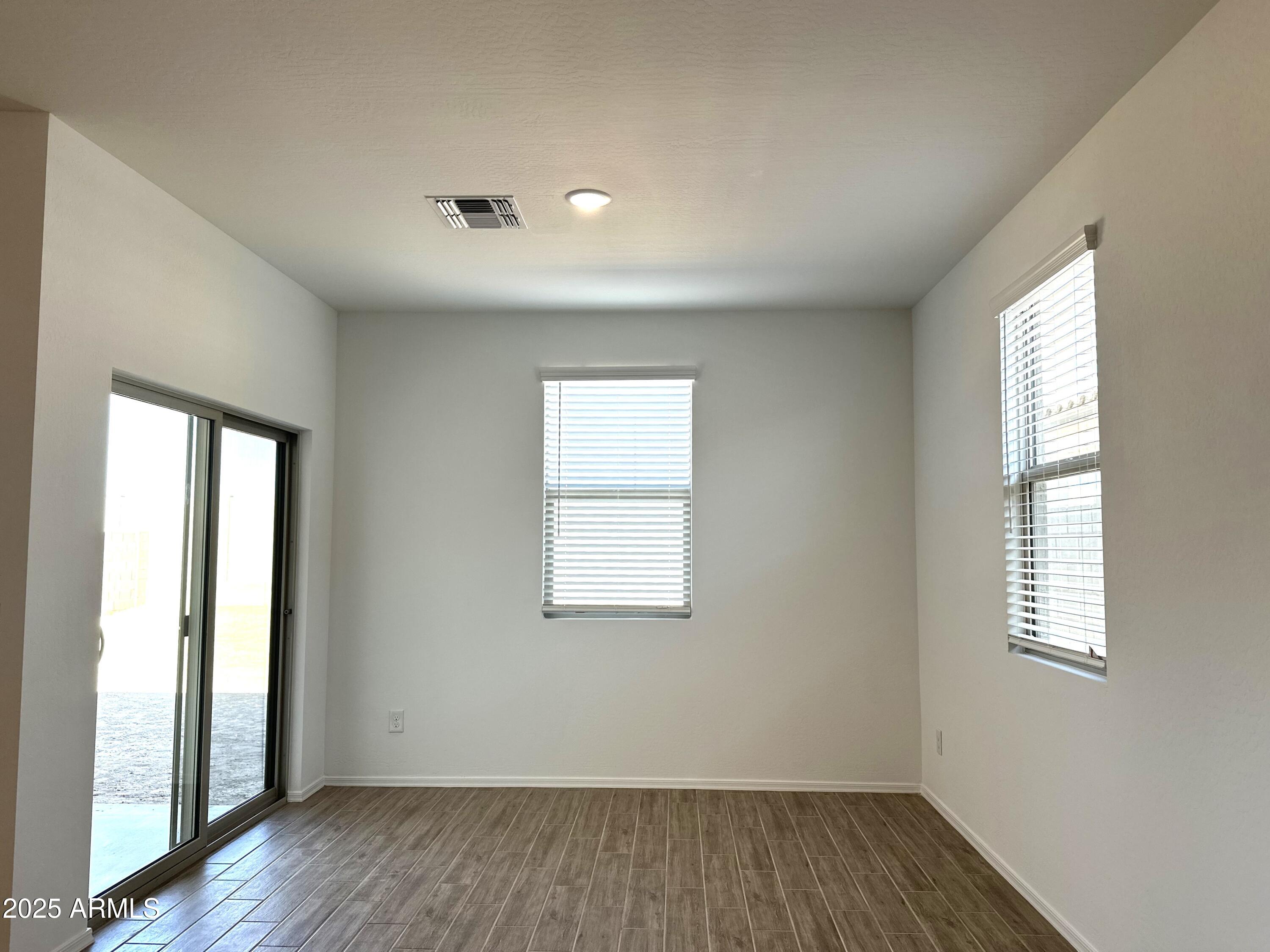 24126 W SUNLAND Avenue