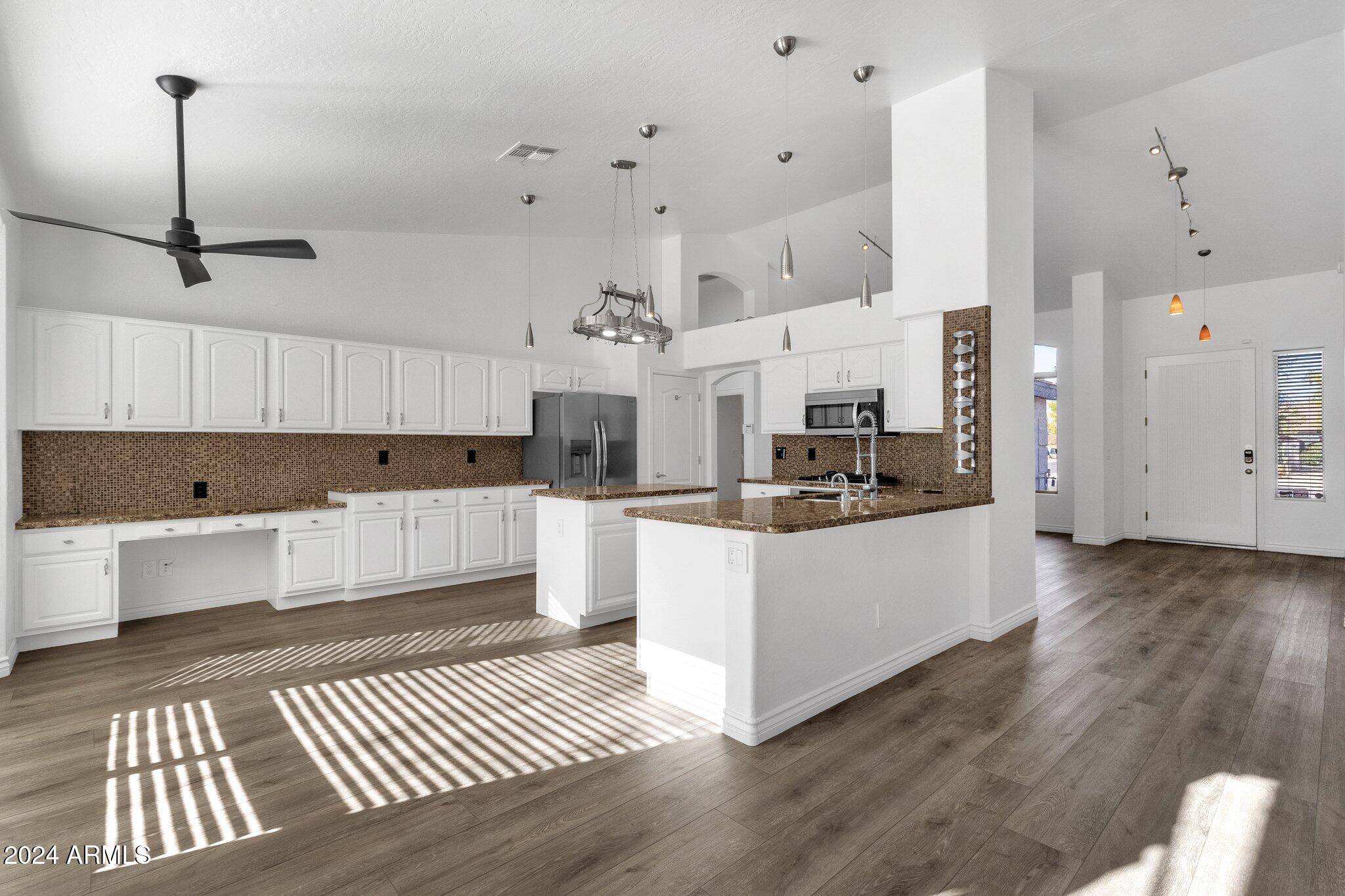 6419 E PARADISE Lane